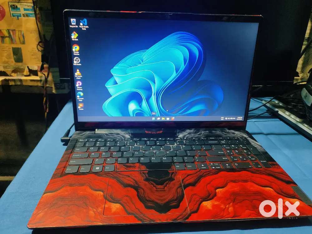 Lenovo IdeaPad 3 Ryzen 5 5500U  8GB RAM  512GB SSD  90% Battery