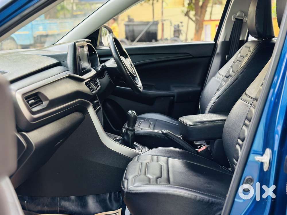 Maruti Suzuki Brezza 1.5 Vxi Smart Hybrid, 2023, Petrol