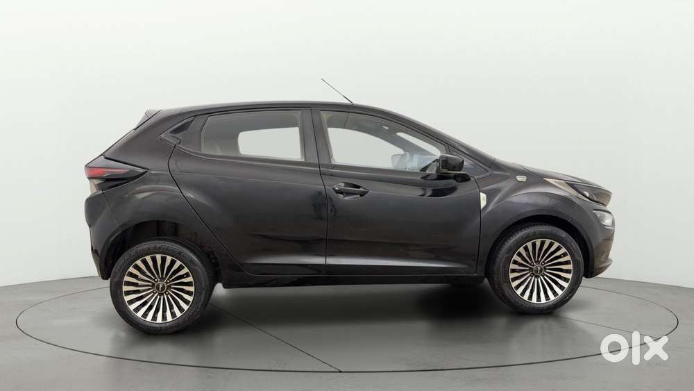 Tata Altroz 1.2 Xza Plus Dark Edition Dct, 2022, Petrol