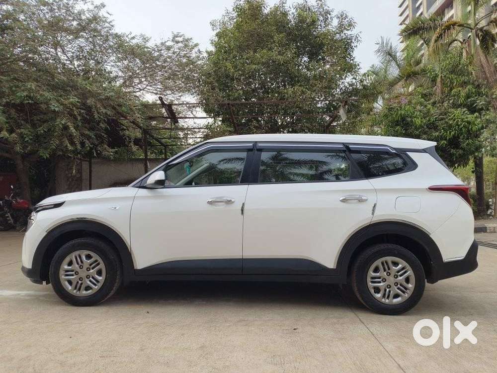 Kia Carens G 1.5 6mt Premium (o) 7-seater, 2023, Petrol