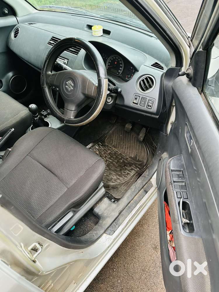 Maruti Suzuki Swift 1.3 Vxi, 2005, Petrol