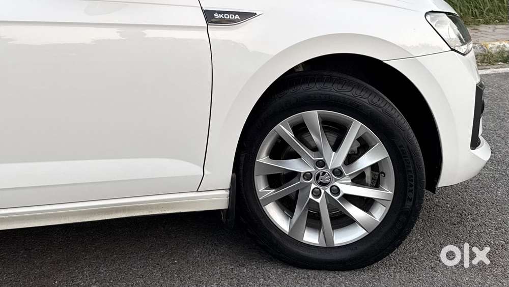 Skoda Slavia 1.0 Ambition Tsi At, 2022, Petrol