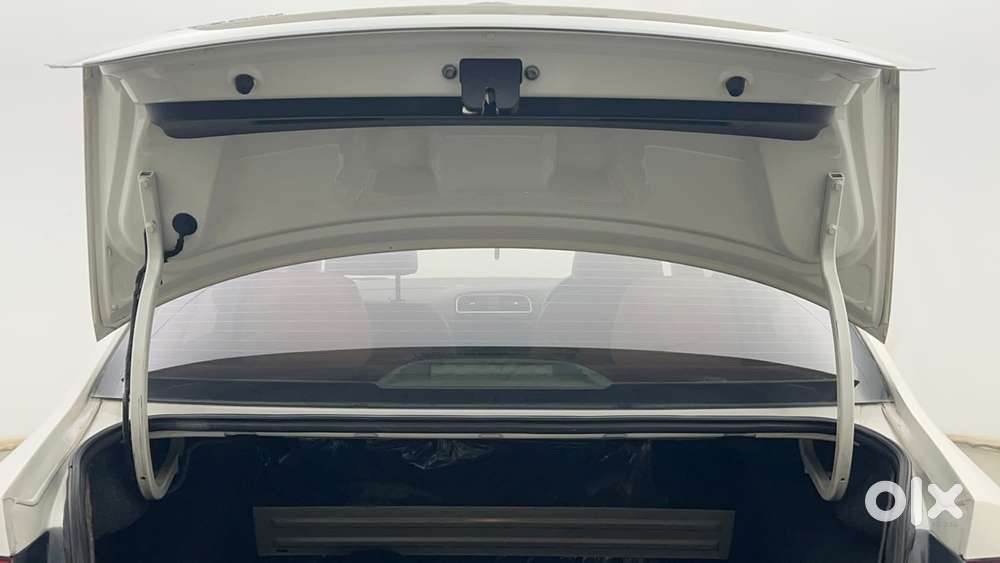 Volkswagen Vento Petrol Highline, 2013, Petrol