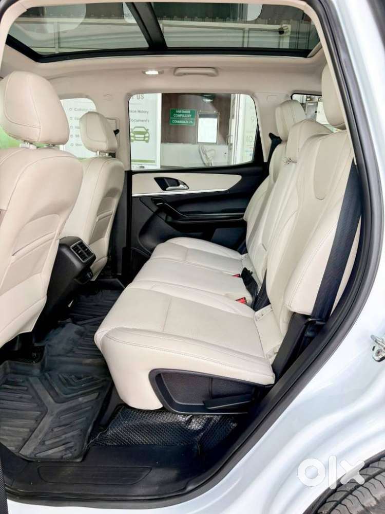 Mahindra Xuv700 2.2 Ax 7 Diesel At Str, 2023, Diesel