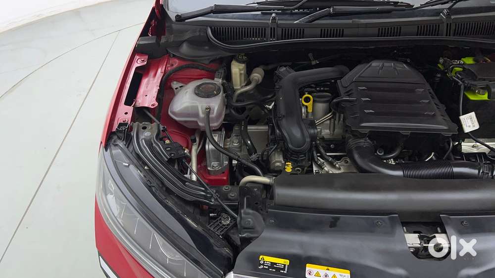 Skoda Slavia Style 1.0l Tsi At, 2022, Petrol