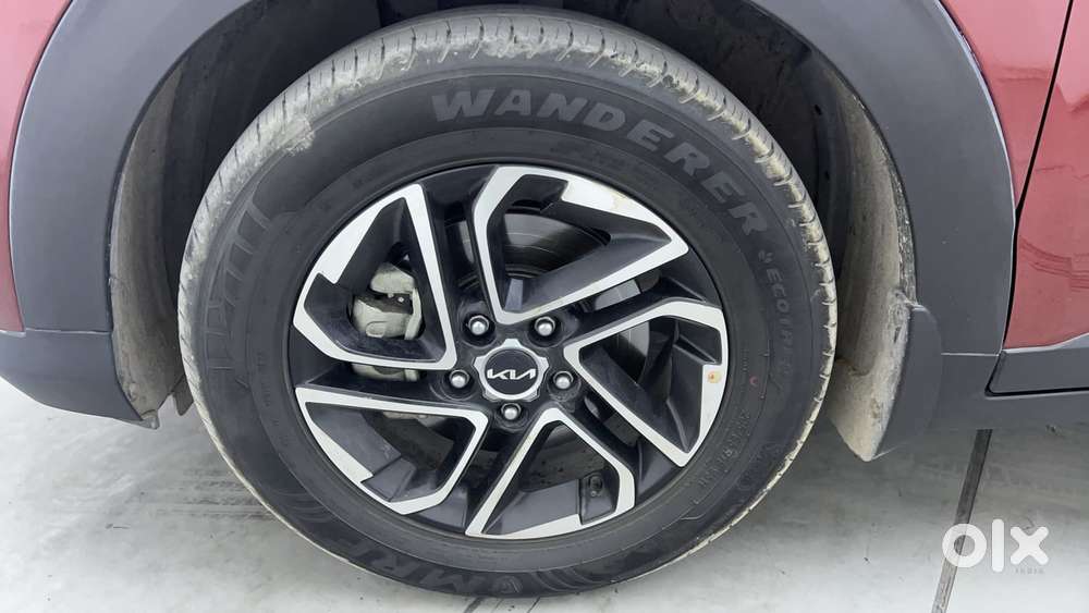Kia Carens 1.4 Luxury Plus Dct 7 Str, 2022, Petrol