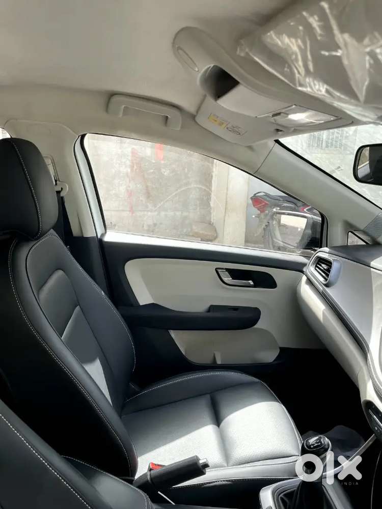 Tata Altroz Xz Plus Petrol 2025