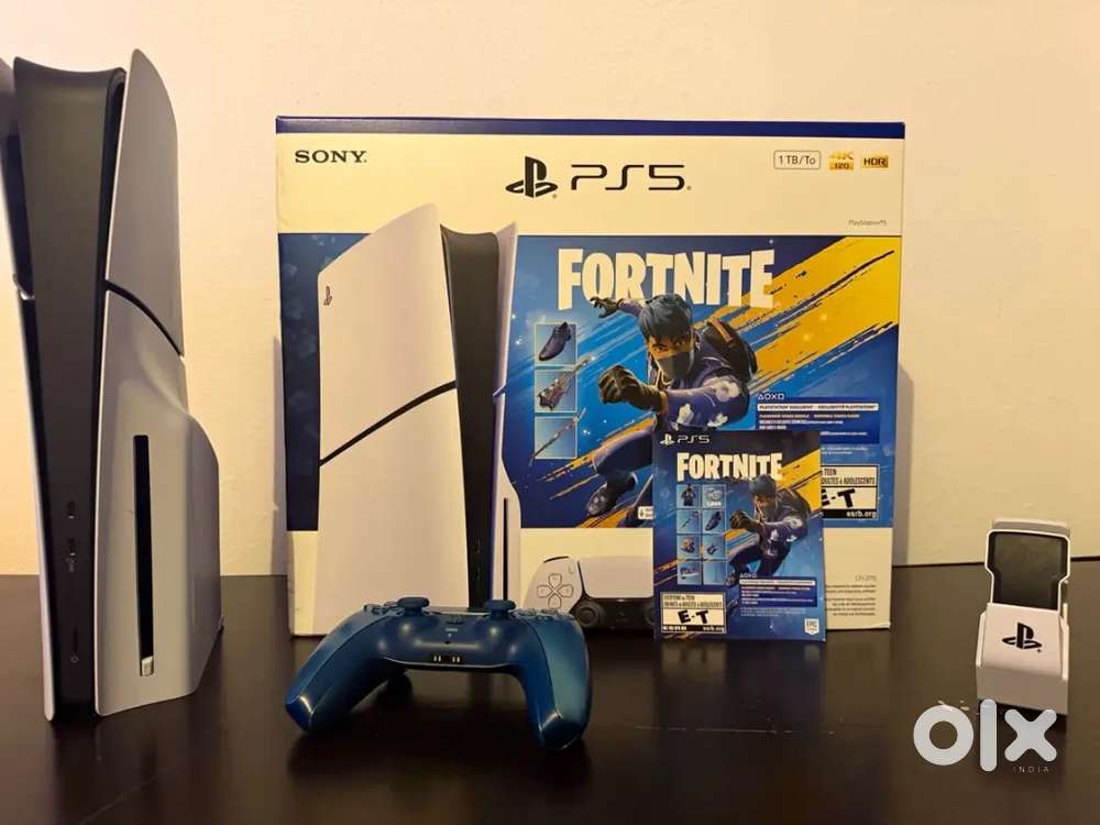 Sony PlayStation 5 PS5 Console Fortnite Bundle 1TB White/Black 4K UHD