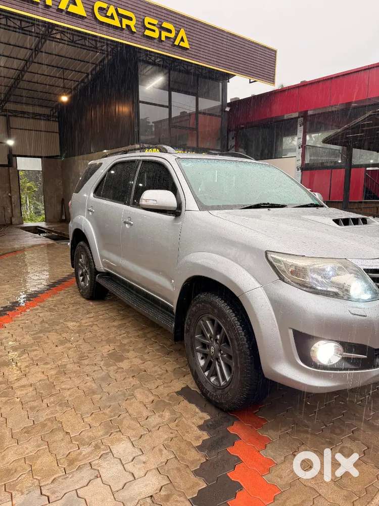 Toyota Fortuner Diesel Manual 2015 Third Owner