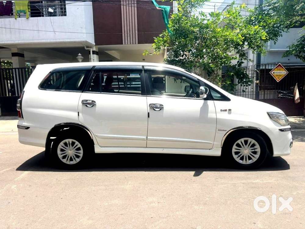 Toyota Innova 2.5 G (diesel) 7 Seater Bs Iv, 2015, Diesel