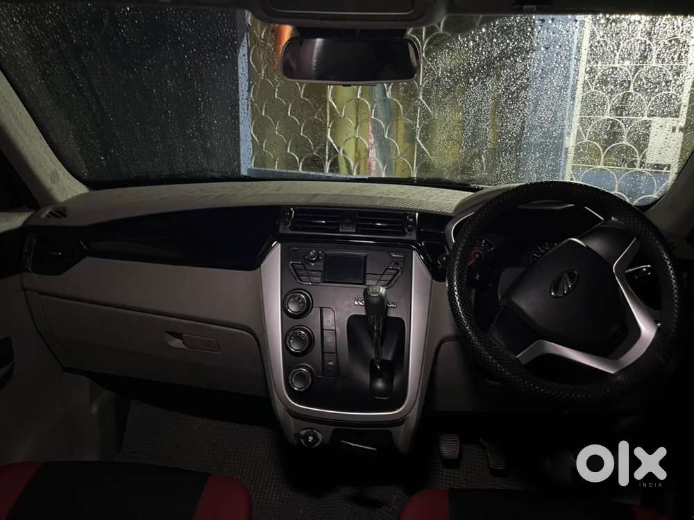 Mahindra Kuv 100 2017