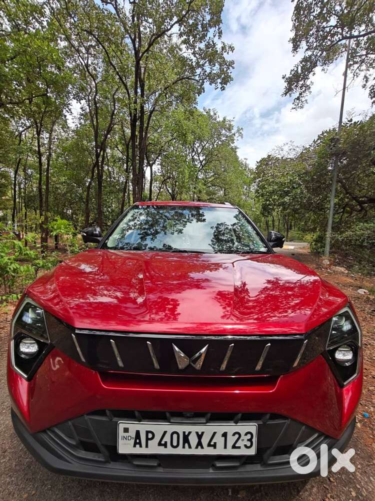Mahindra Xuv 3xo Ax5l Petrol Manual (top Variant)