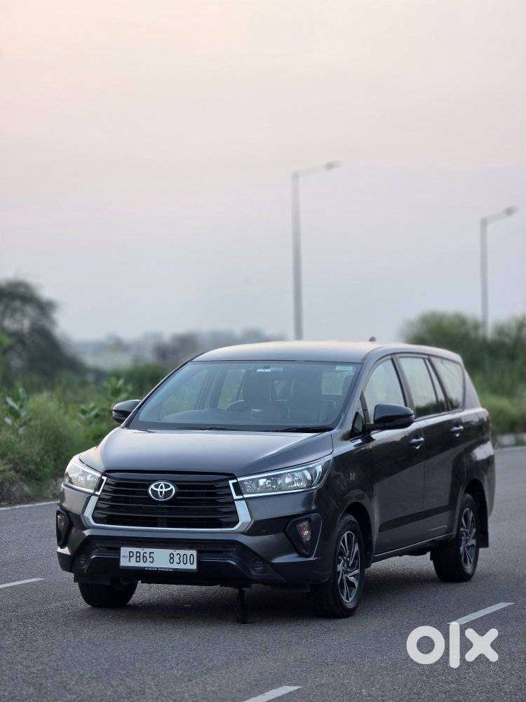 Toyota Innova Crysta 2.4 Gx Limited Edition At 7 Str, 2022, Diesel