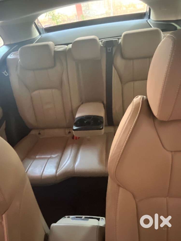 Well Maintained Vehicle With Periodical Service No Accidents Or Damage