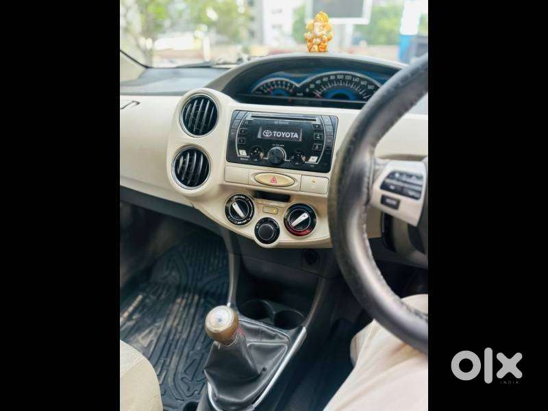 Toyota Etios Liva Vx Dual Tone, 2015, Petrol