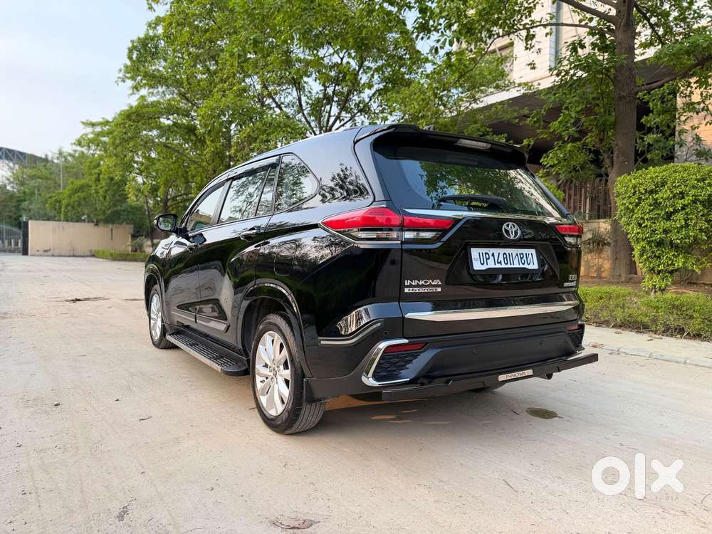 Toyota Innova Hycross 2.0 Vx (o) Hybrid 7 Str, 2025, Cng & Hybrids