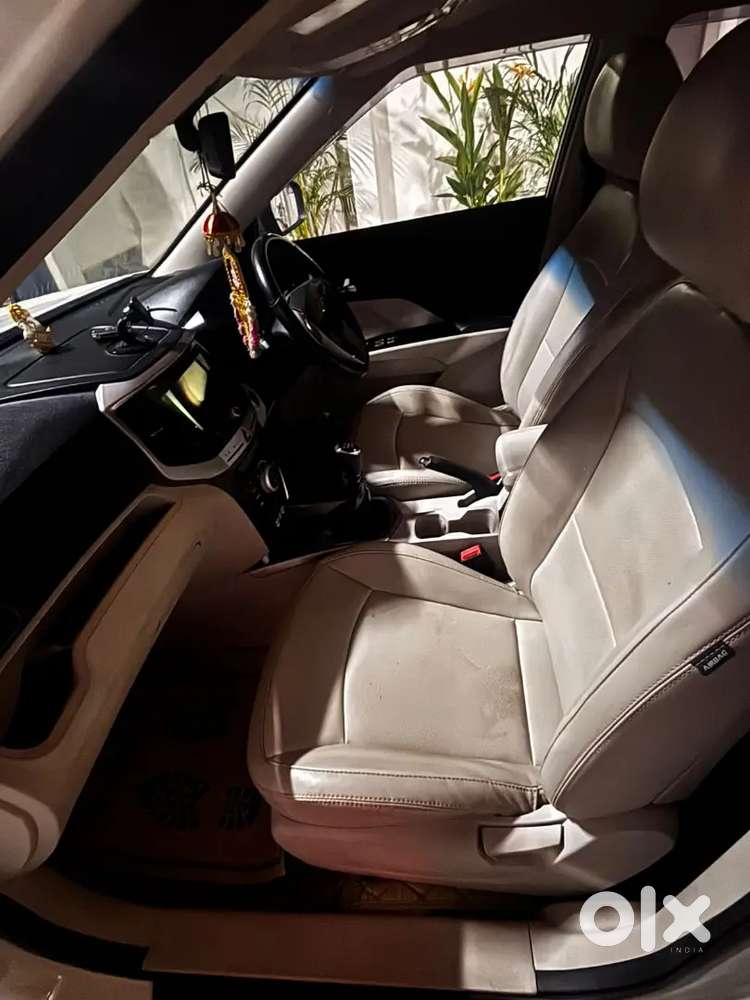 Mahindra Xuv 300 W8(o) For Sale - Well Maintained Single Use