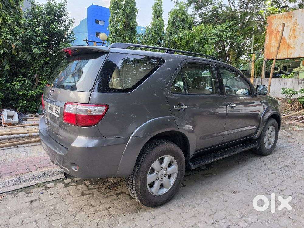 Toyota Fortuner, 2010, Petrol