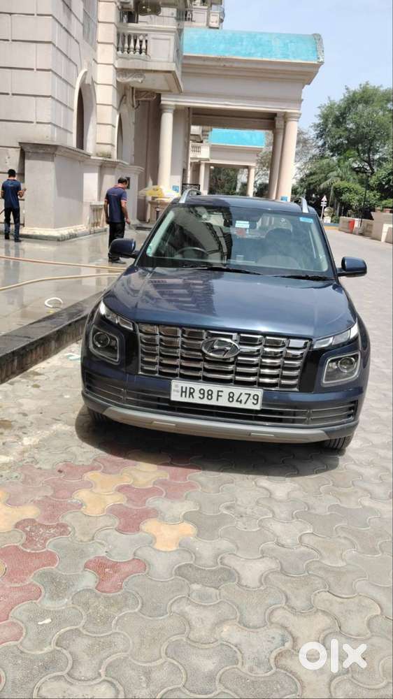 Hyundai Venue 2022  1st Owner  Only 18,000 Km Driven  Excellent Con