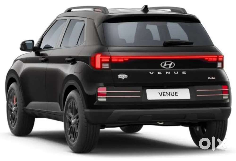 Hyundai Venue 2025 Petrol 6000 Km Driven