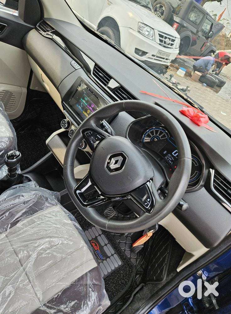 Renault Triber Rxt, 2022, Petrol