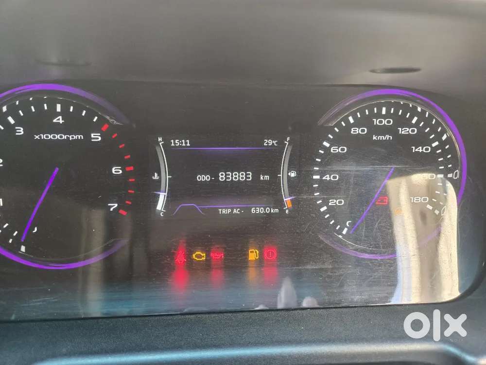 Mahindra Marazzo M6  Excellent Condition  Premium Accessories Fitted