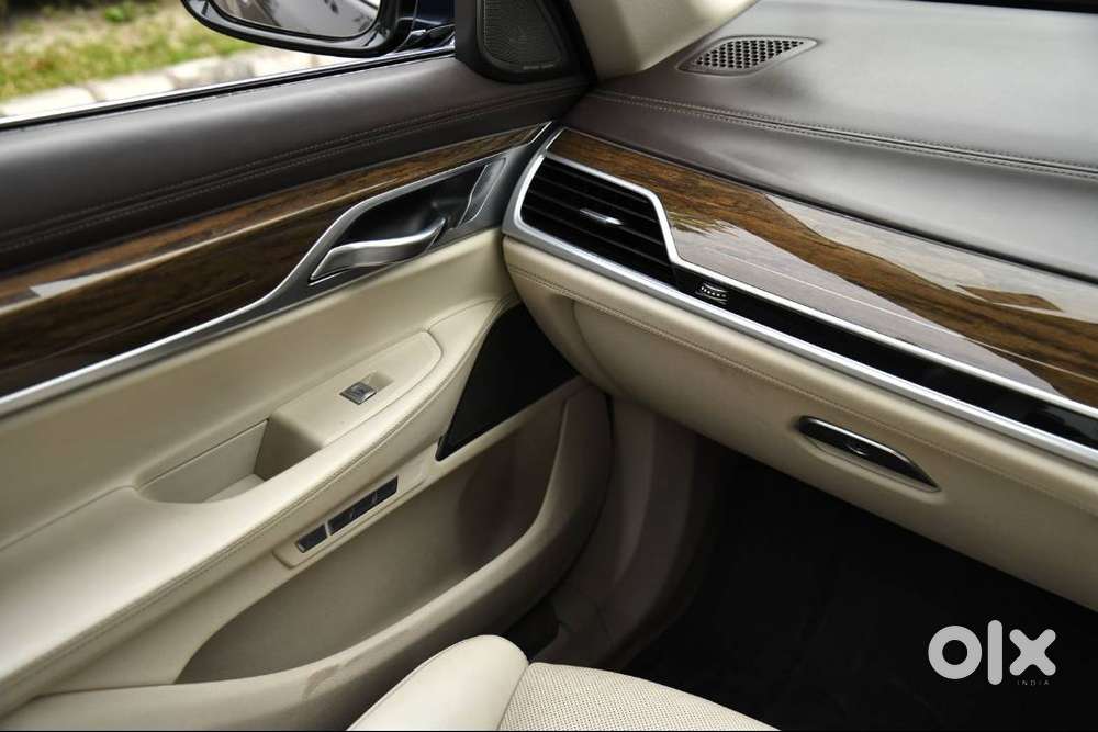 Brand New Like Bmw 7 Series M Sport Caron + Signature Edition