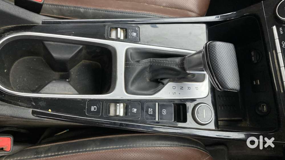 Hyundai Alcazar 2.0 Signature (o) Petrol At 6 Str, 2021, Petrol