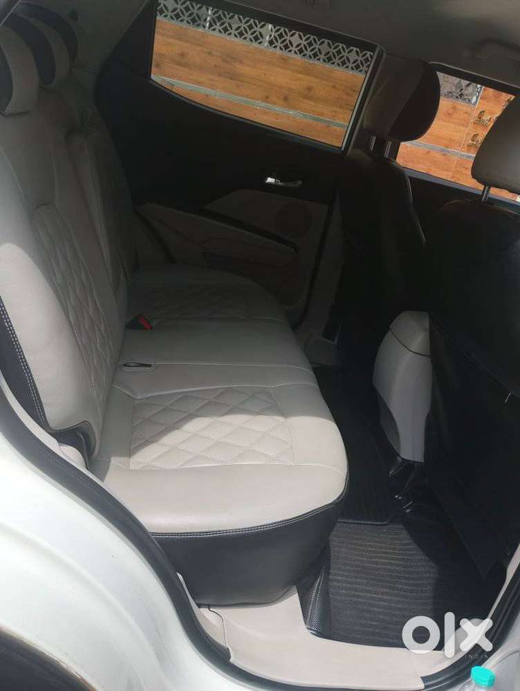 Mahindra Xuv300 W8, 2020, Petrol
