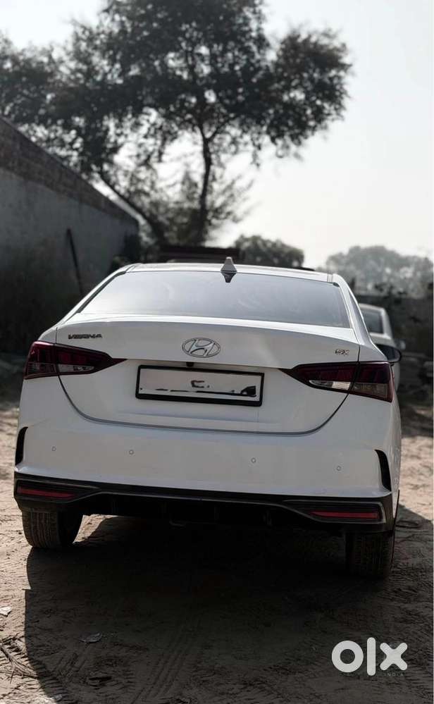 Hyundai New Verna Petrol 22