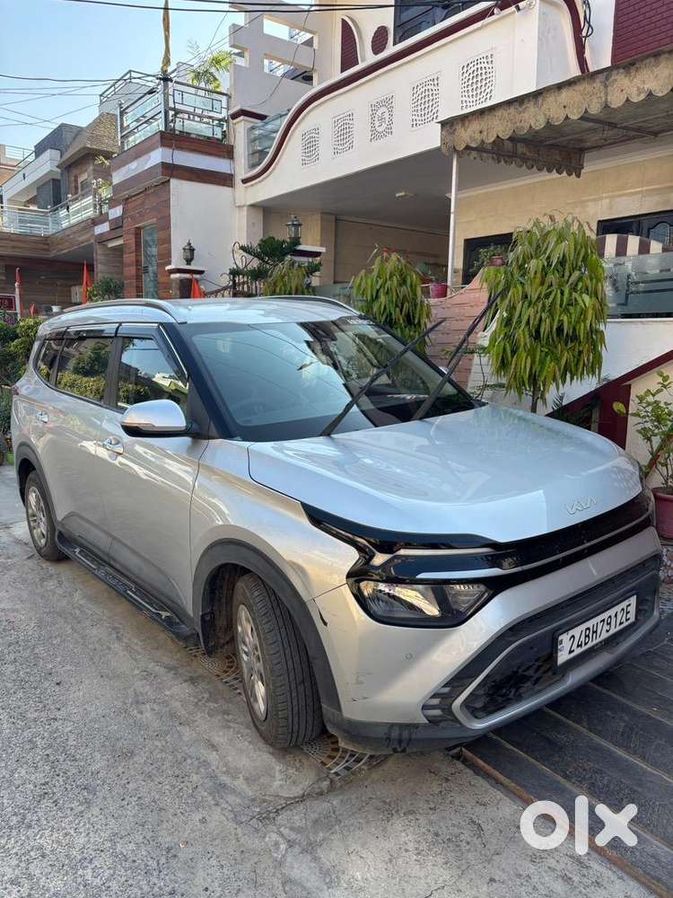 Kia Carens 2024 Petrol 14000 Km Driven