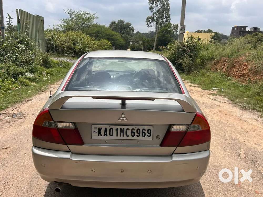 Mitsubishi Lancer 1.5 LX 2001