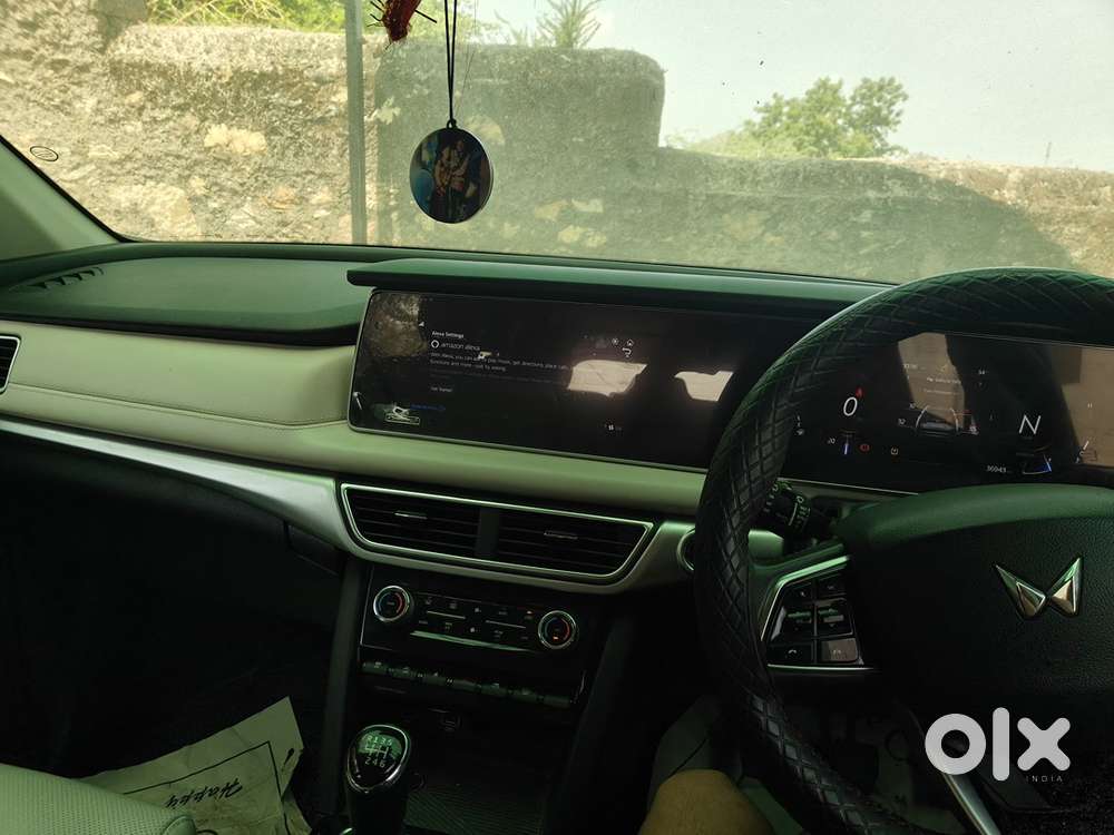 Mahindra Xuv700 2022 Km Driven 36000