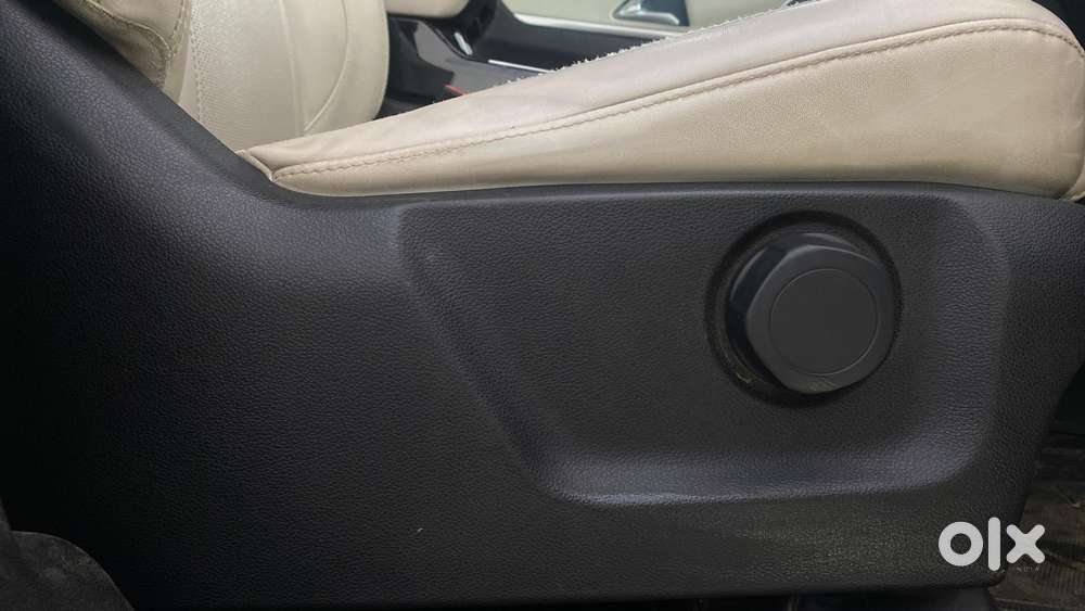 Mahindra Xuv700 2.0 Ax 7 Petrol At Str, 2023, Diesel