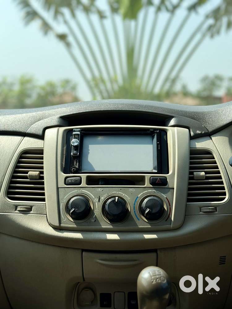 Toyota Innova 2.5 G (diesel) 8 Seater Bs Iv, 2012, Diesel