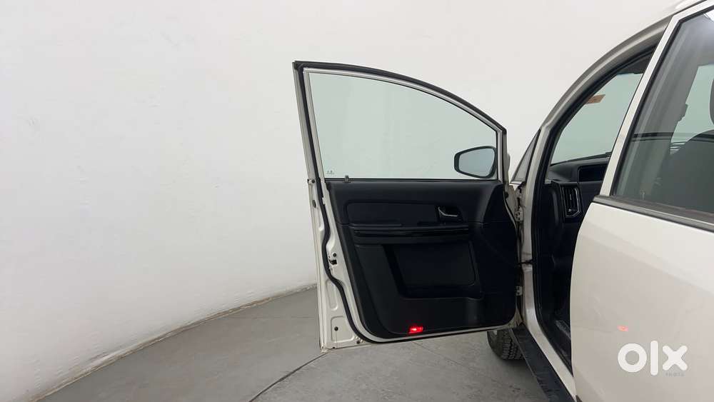 Tata Hexa 2.2 Xe 4x2 7 Str, 2018, Diesel