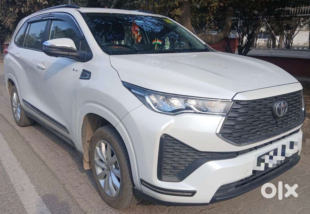 Toyota Innova Hycross 2.0 Vx Hybrid 7 Str, 2025, Cng & Hybrids