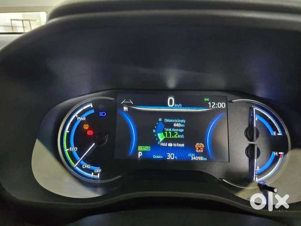 Toyota Innova Hycross 2023 Petrol Good Condition