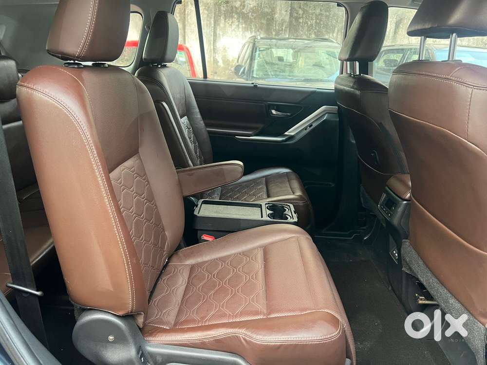 Toyota Innova Hycross 2.0 Zx Hybrid 7 Str, 2023, Cng & Hybrids