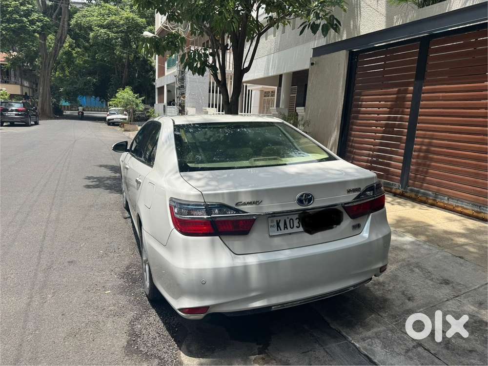 Toyota Camry 2016 Hybrid, Well Maintained