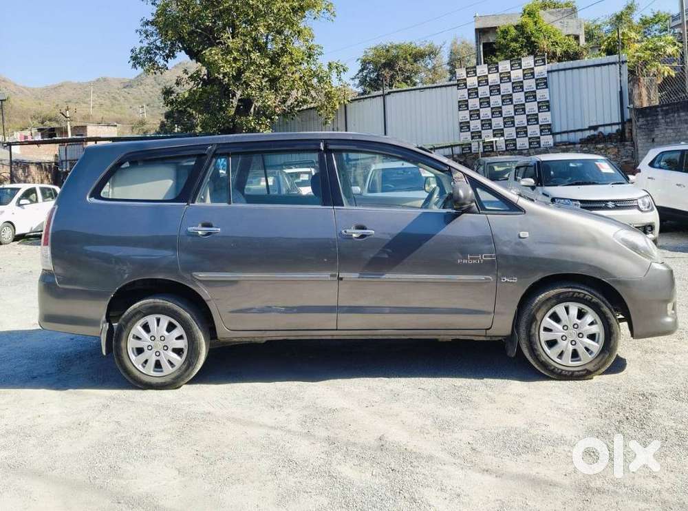 Toyota Innova 2.5 V 7 Str, 2010, Diesel