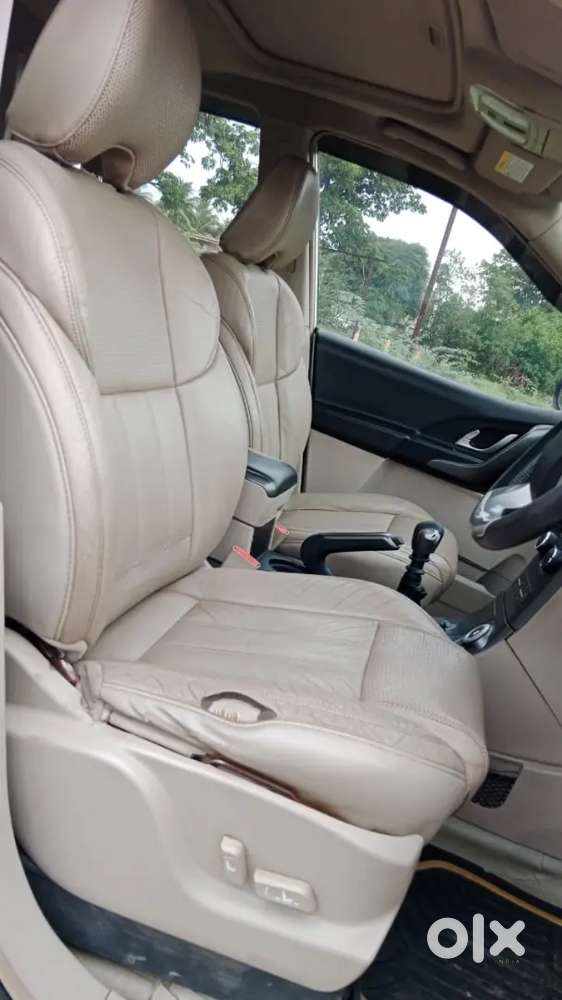 Mahindra Xuv500 2015 Diesel 125000 Km Driven