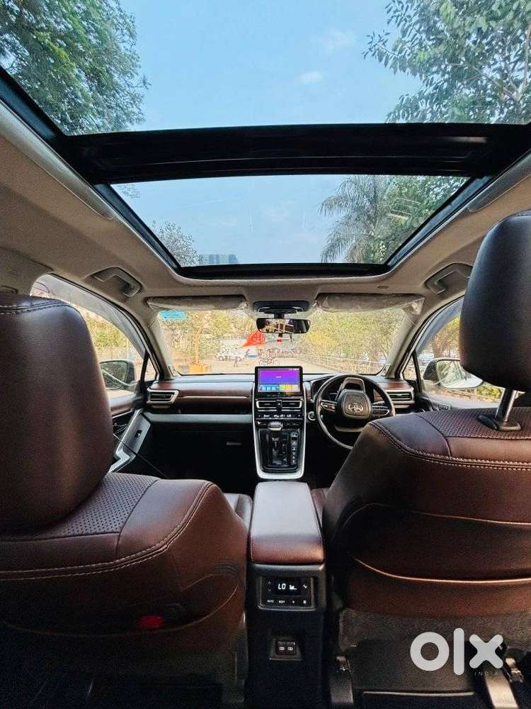 Toyota Innova Hycross 2.0 Zx Hybrid 7 Str, 2023, Electric