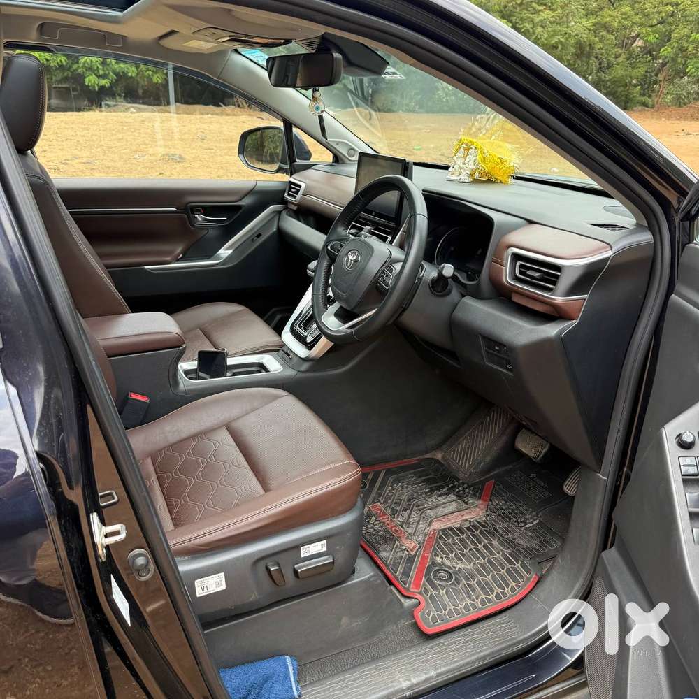 Toyota Innova Hycross 2.0 Zx (o) Hybrid 7 Str, 2024, Petrol