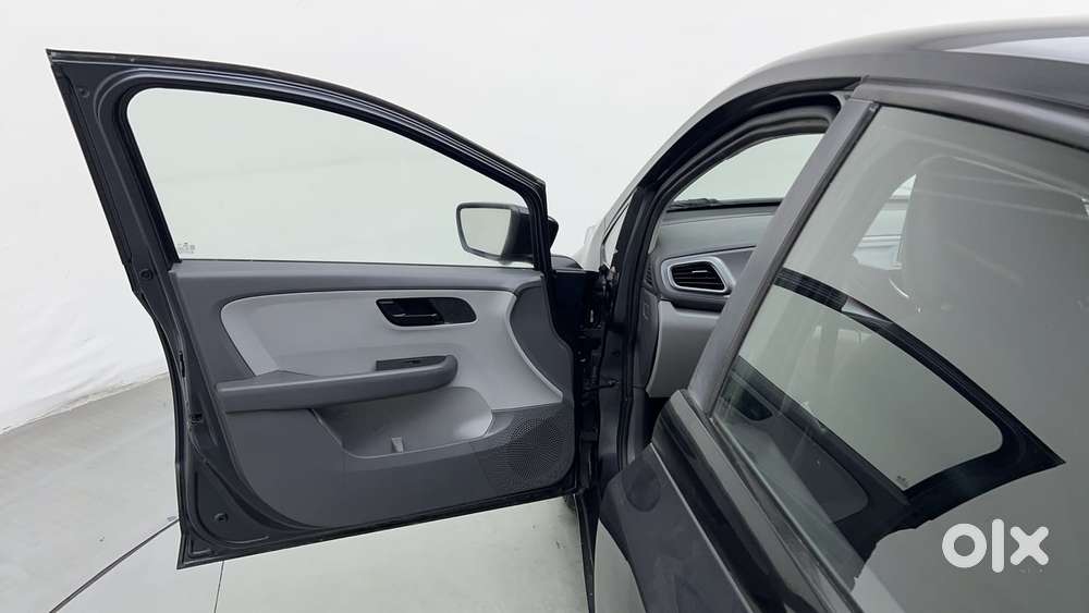 Tata Altroz 1.2 Xm Plus, 2020, Petrol