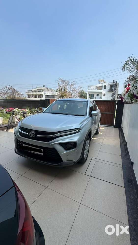 Toyota Urban Cruiser Hyryder 2025 Petrol Well Maintained