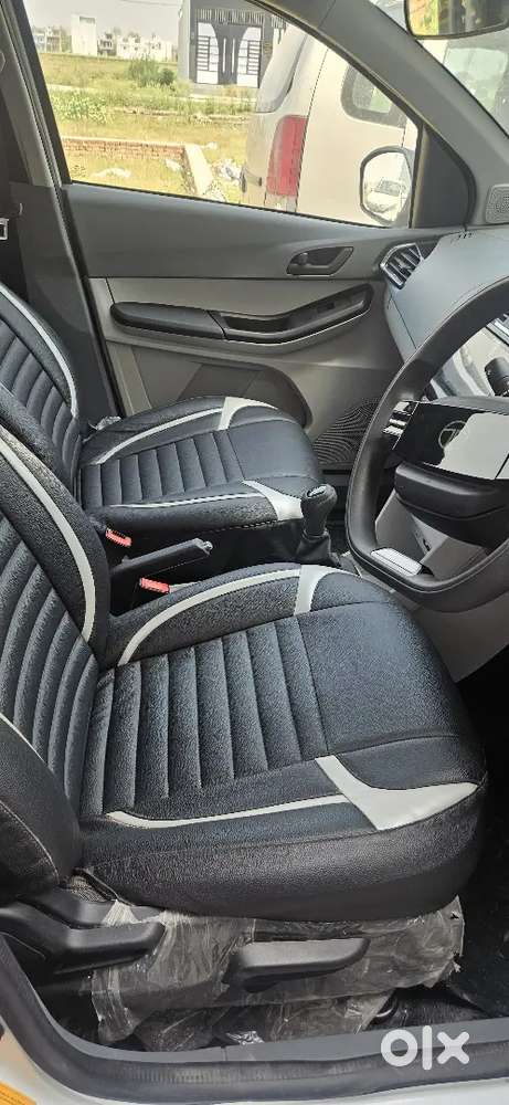 Tata Tiago 2025 Petrol 6112 Km Driven