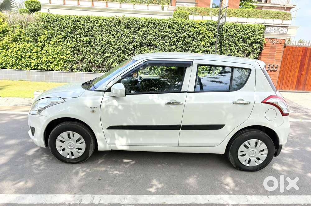 Maruti Suzuki Swift Lxi Optional-o, 2011, Petrol