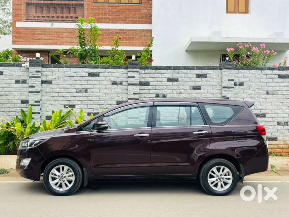 Toyota Innova Crysta 2.4 V 8 Str, 2016, Diesel
