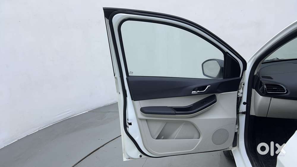 Tata Tiago Xza Plus, 2022, Petrol